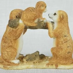 MALMAR Meerkat Family With Baby On Log Ornament Figurine Statue Sculpture Garden Décor