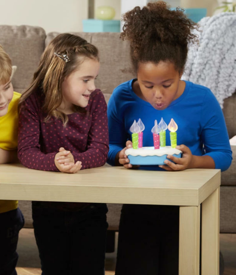 CREA Hasbro Musical Birthday Blowout Cake Game Home & Garden 4 CREA Hasbro Musical Birthday Blowout Cake Game Home & Garden